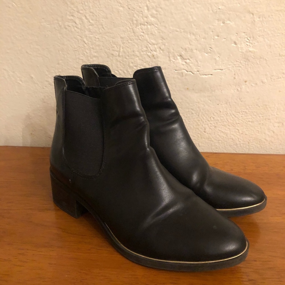 Black Chelsea Boots